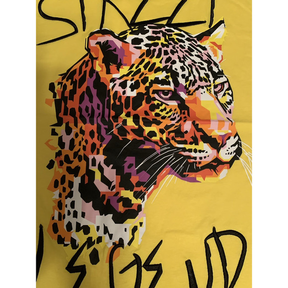 Switch Remarkable Men's XL Street Legend Jaguar Graphic Print T-Shirt MSRP $50 - Picture 3 of 9